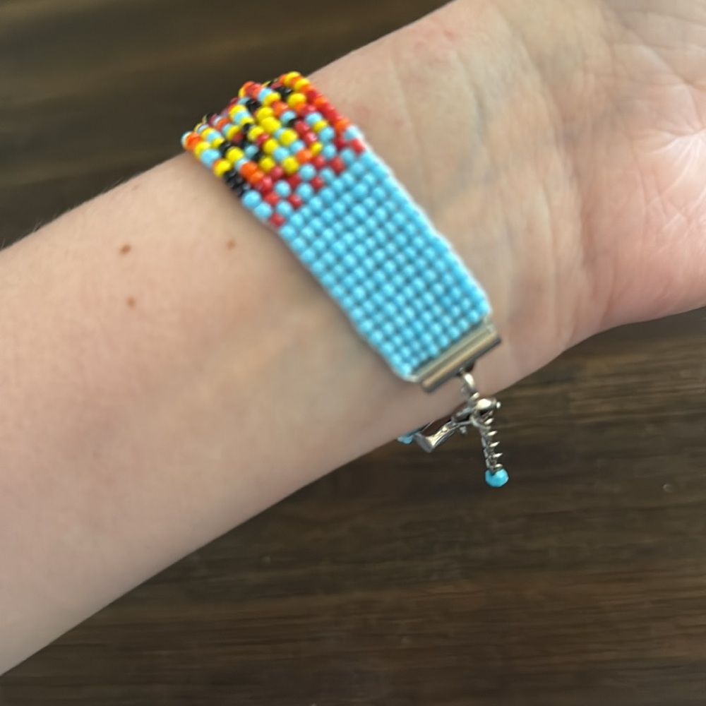 Beaded Bracelet with Silver Tone Adjustable Clasp - Picture 9 of 10